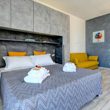 Studio Baldo - Brenzone Holiday Apartments Bagian luar foto