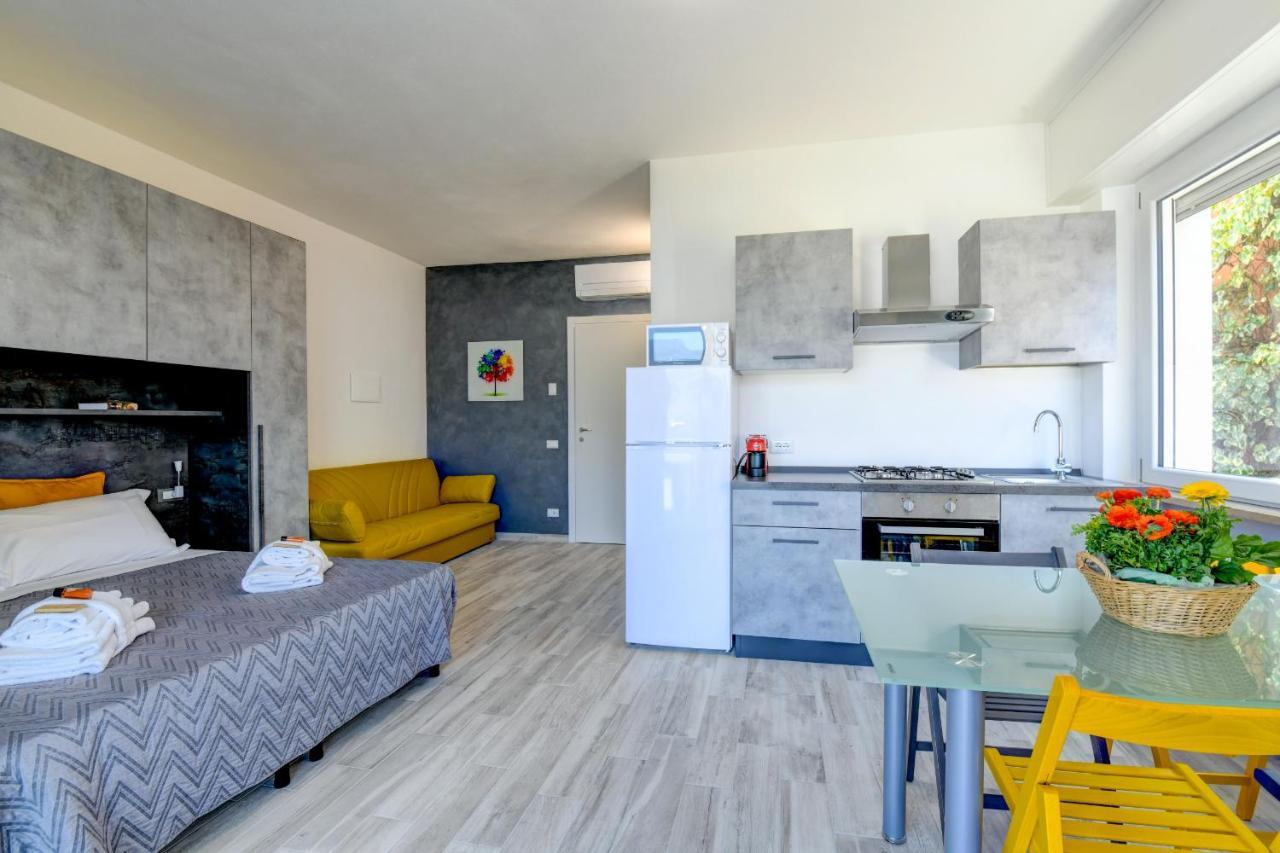 Studio Baldo - Brenzone Holiday Apartments Bagian luar foto