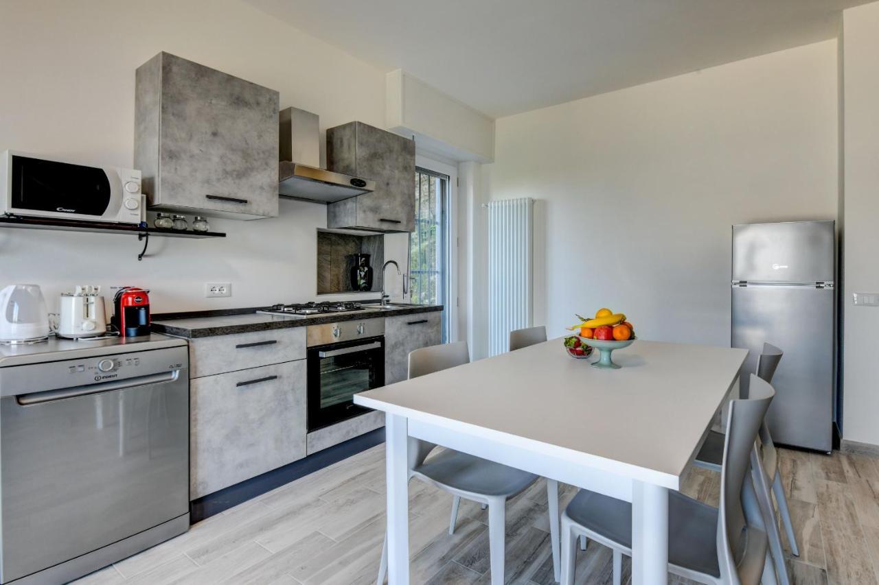 Studio Baldo - Brenzone Holiday Apartments Bagian luar foto