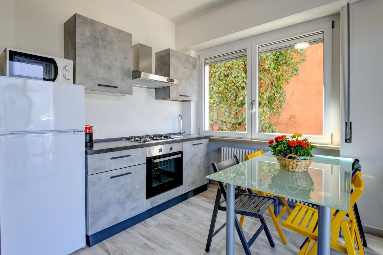 Studio Baldo - Brenzone Holiday Apartments Bagian luar foto