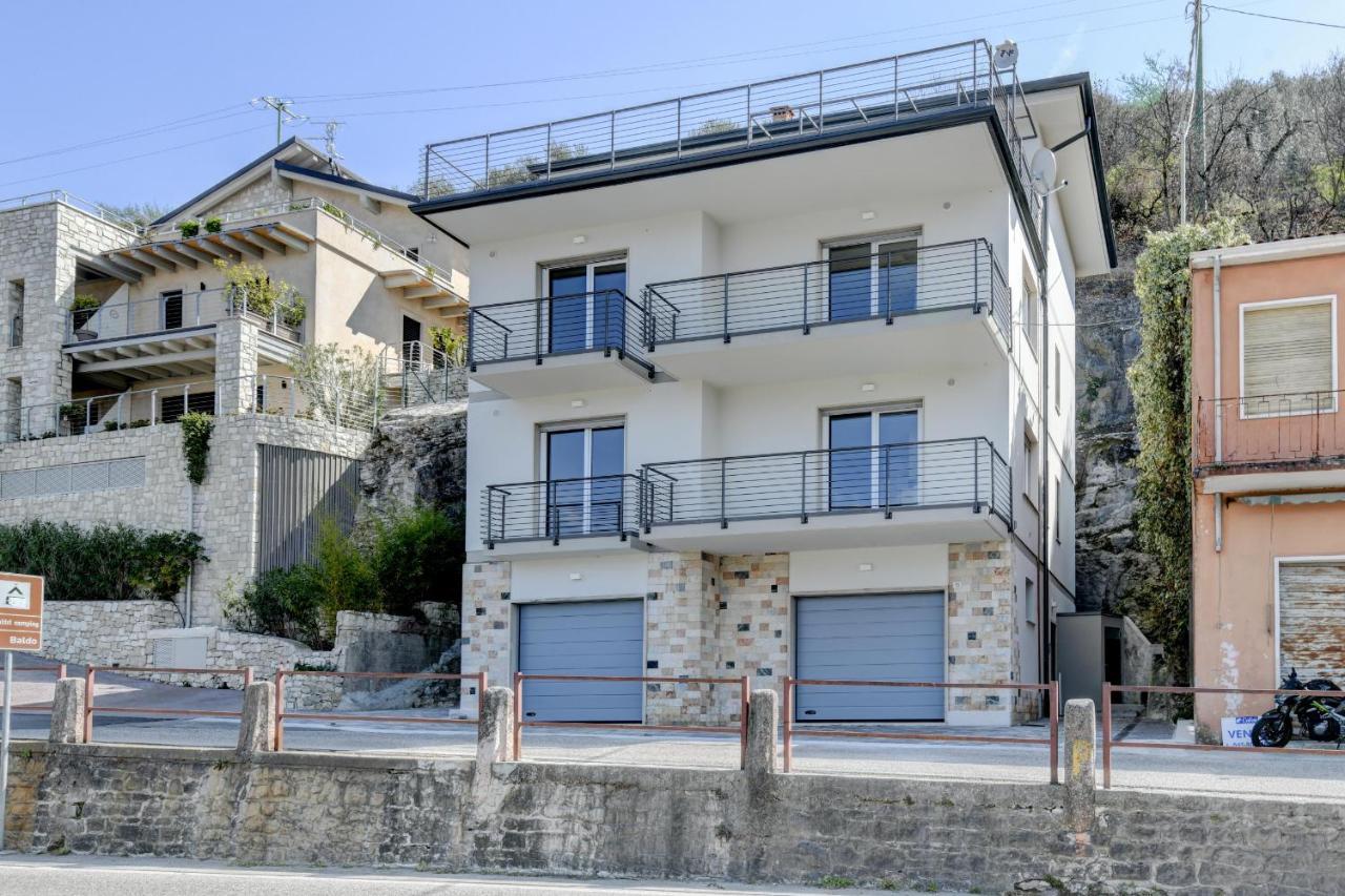 Studio Baldo - Brenzone Holiday Apartments Bagian luar foto